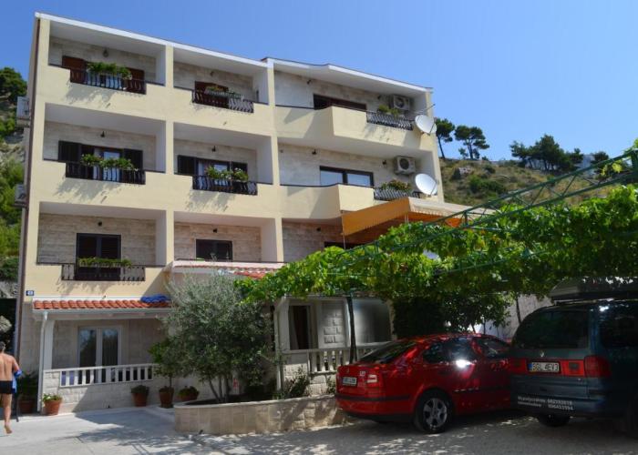 Apartments Karlo