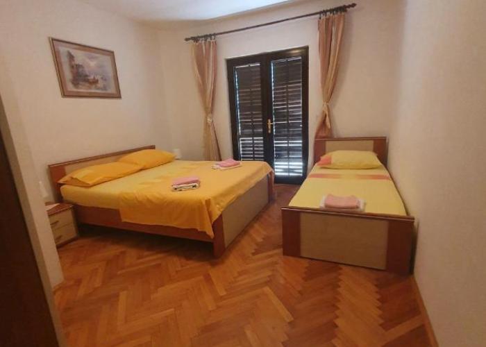 Apartments Karlo