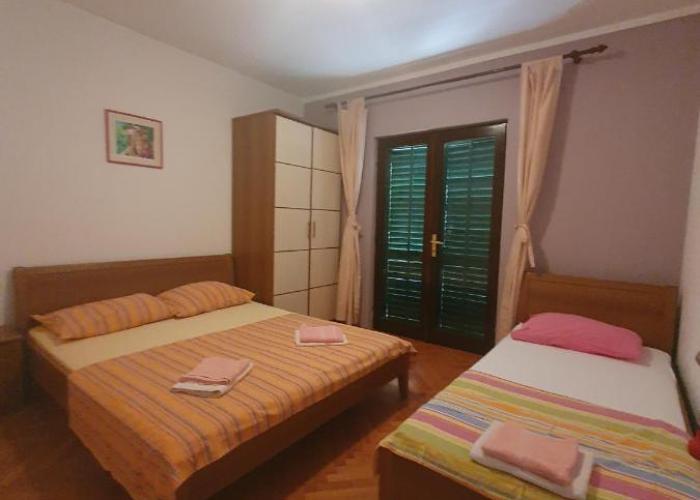 Apartments Karlo