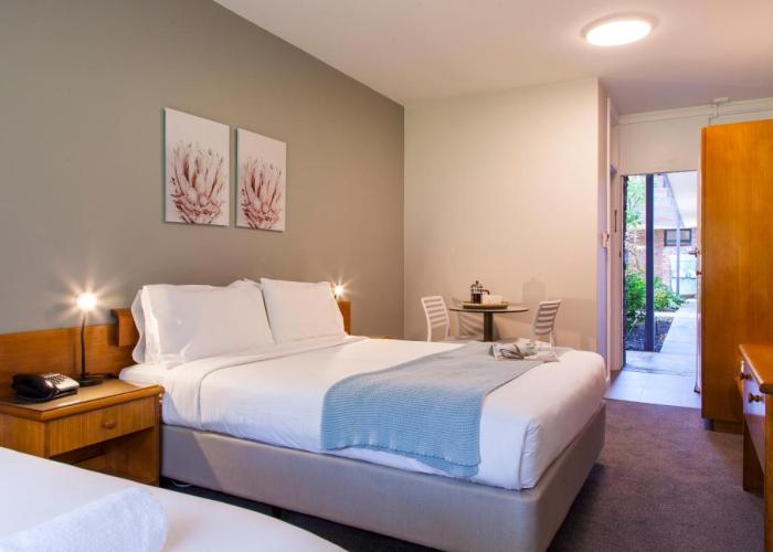 Kings Park Motel