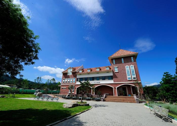 Schokolake Country House