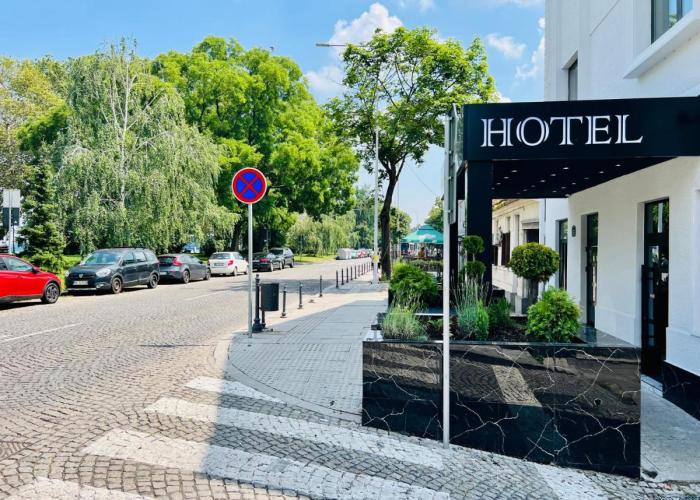 Side One Design Hotel Garni