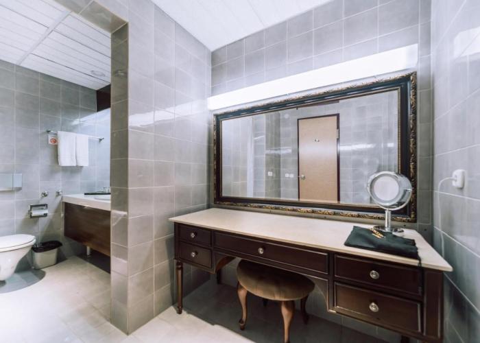 Chinggis Khaan Hotel