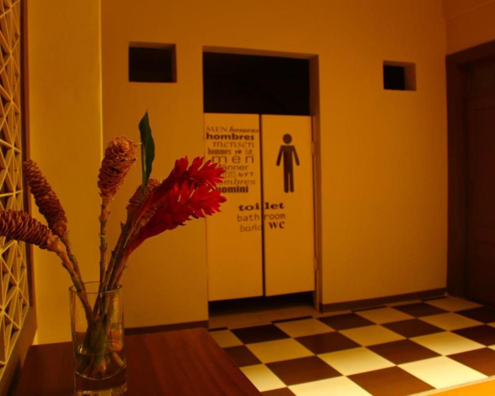 фото Check Inn Bed and Breakfast