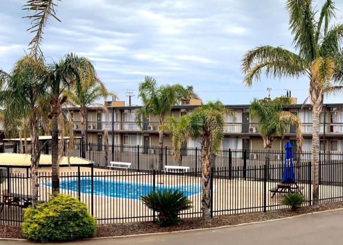 Westland Hotel Motel