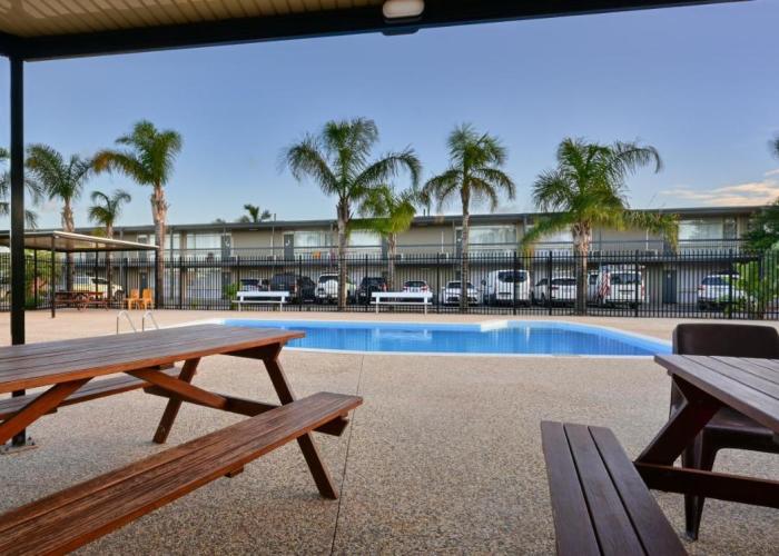Westland Hotel Motel
