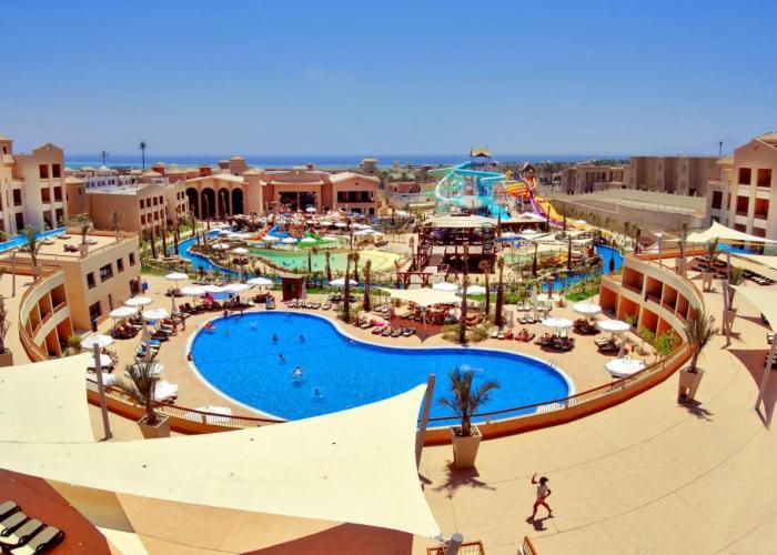 Coral Sea Aqua Club Resort