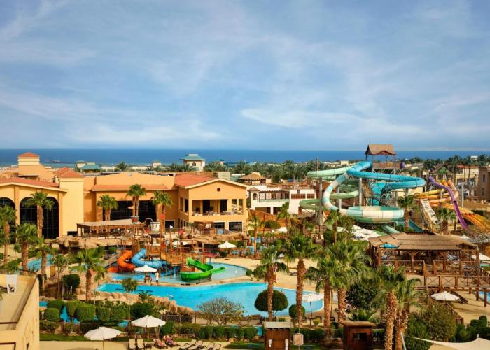 Coral Sea Aqua Club Resort