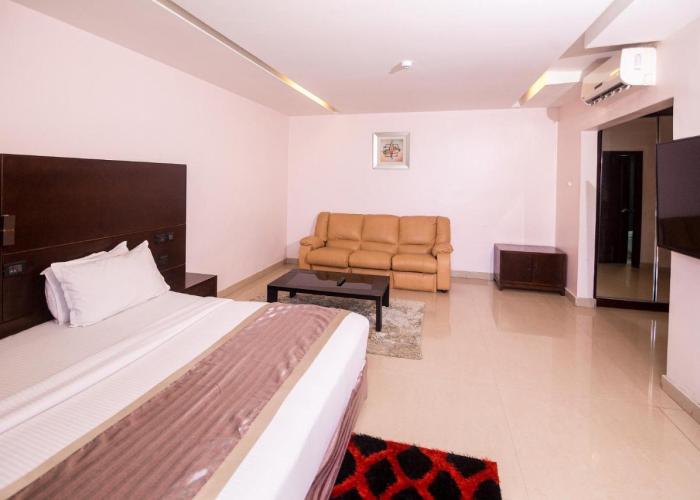 Noble House Hotel