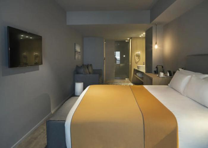 Yurbban Trafalgar Hotel