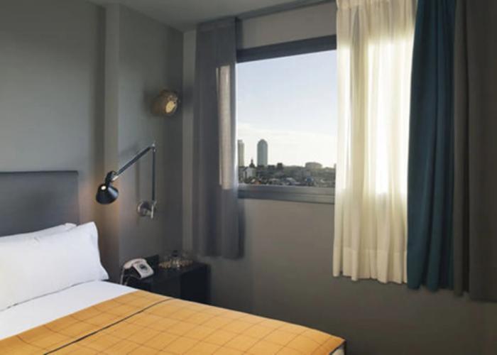 Yurbban Trafalgar Hotel