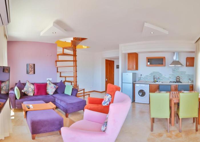 Kaş, merkezde, denize yakın, balkonlu, konforlu apart daireler