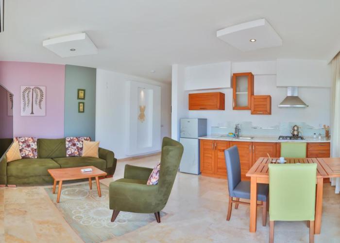 Kaş, merkezde, denize yakın, balkonlu, konforlu apart daireler