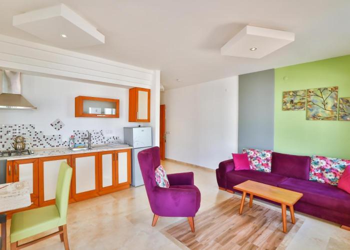 Kaş, merkezde, denize yakın, balkonlu, konforlu apart daireler