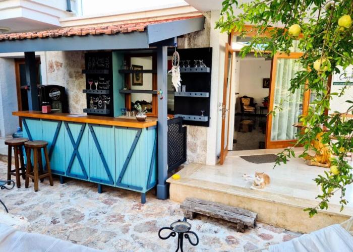 Kaş, merkezde, denize yakın, balkonlu, konforlu apart daireler