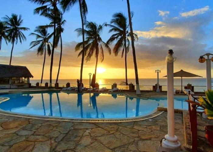 Sai Rock Beach Hotel & Spa