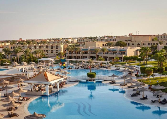 Coral Sea Holiday Resort and Aqua Park