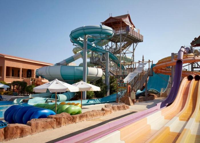 Coral Sea Holiday Resort and Aqua Park
