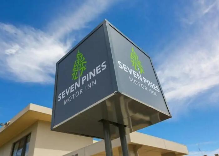 Seven Pines Motor Inn