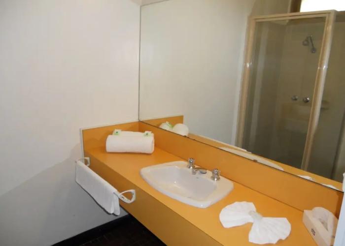 Cottonwood Motor Inn