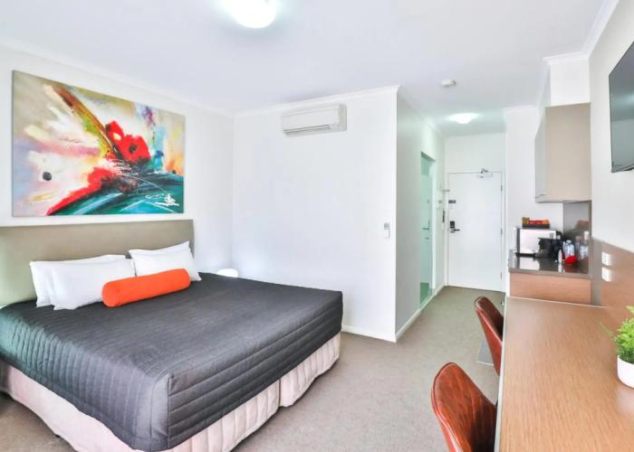 Indulge Apartments - Ontario