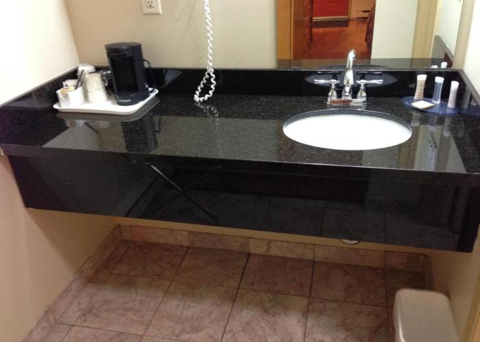 Canadas Best Value Inn & Suites-Vernon