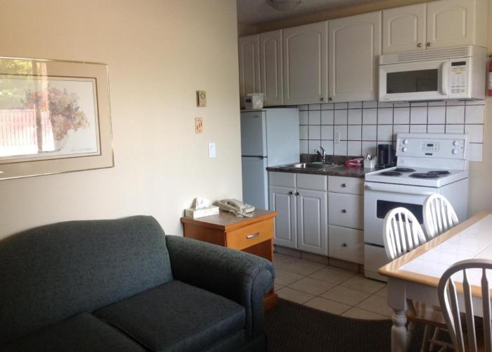 Canadas Best Value Inn & Suites-Vernon