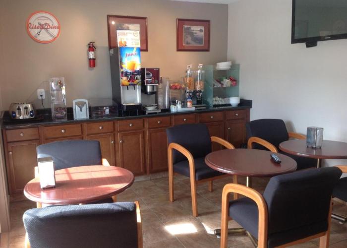 Canadas Best Value Inn & Suites-Vernon