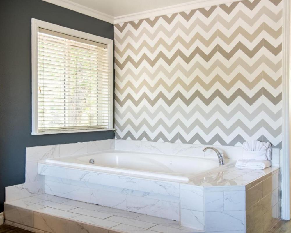 фото Big Bear Spa Suites