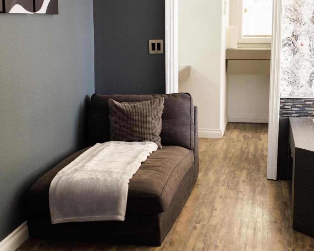 фото Big Bear Spa Suites