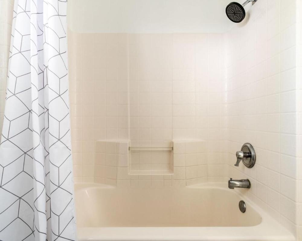 фото Big Bear Spa Suites