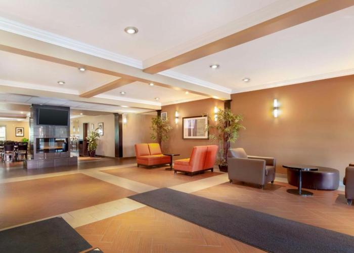 Best Western Plus Peace River Hotel & Suites