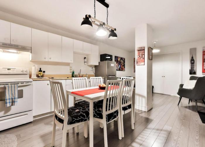 100 METERS to SUBWAY - Montcalm condos