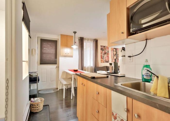 100 METERS to SUBWAY - Montcalm condos
