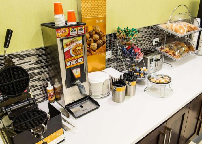 Hampton Inn & Suites East Gate Regina
