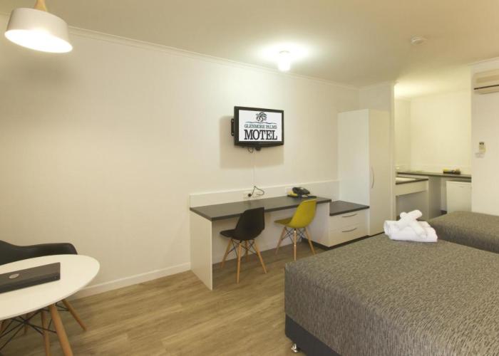 Glenmore Palms Motel