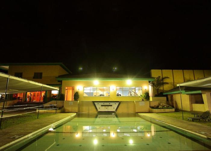 Crossroads Hotel