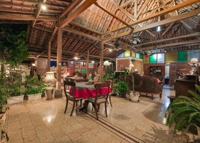 Djajanti House