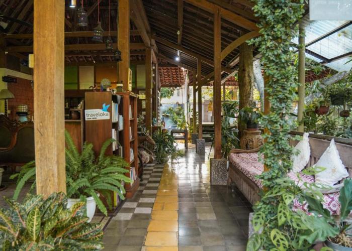 Djajanti House