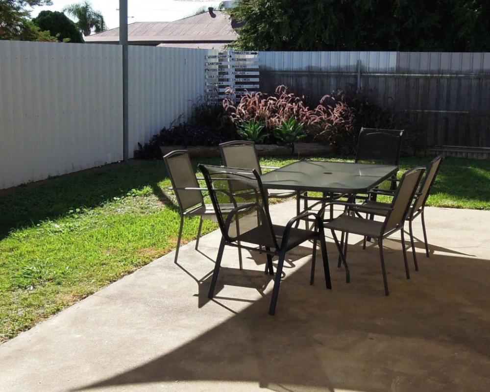 фото Jackaroo Apartments