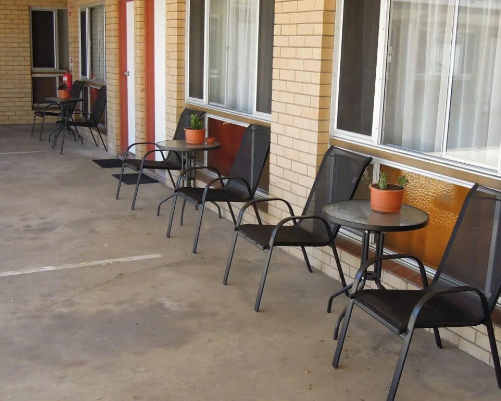 фото Jackaroo Apartments