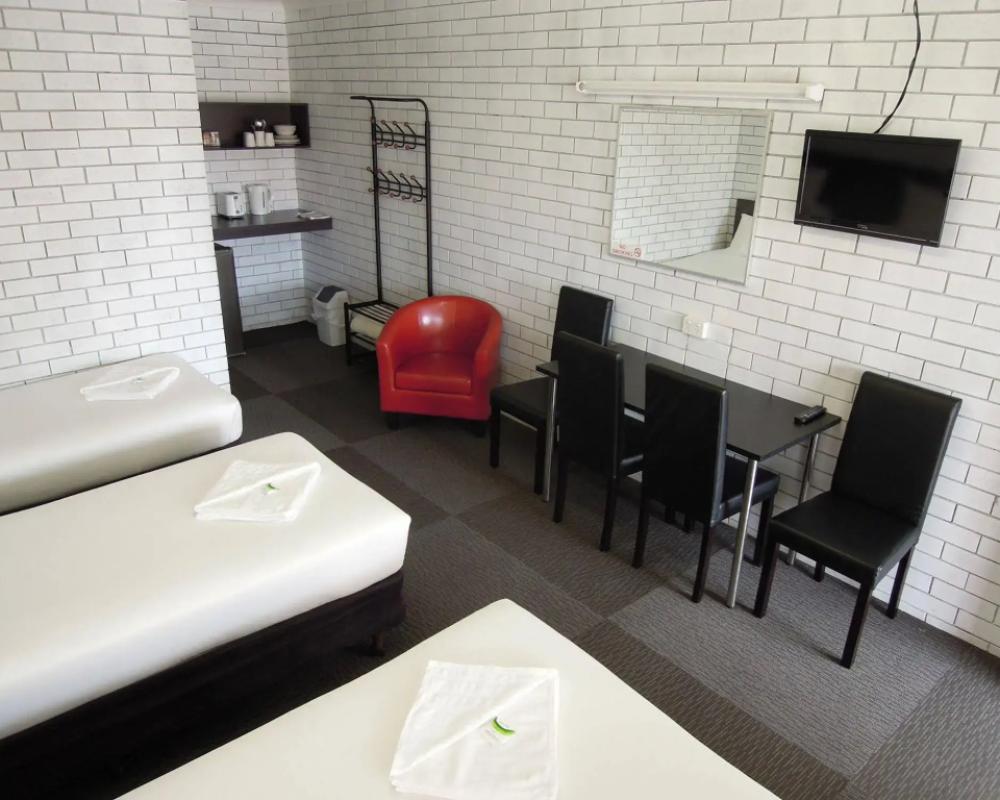 фото Jackaroo Apartments