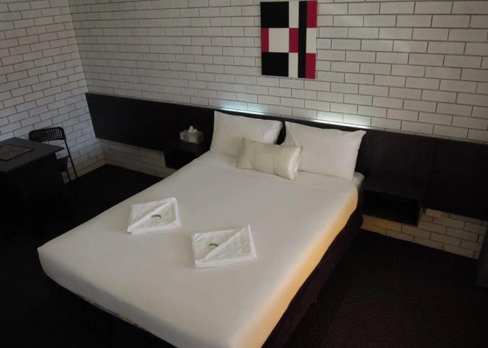 Jackaroo Apartments