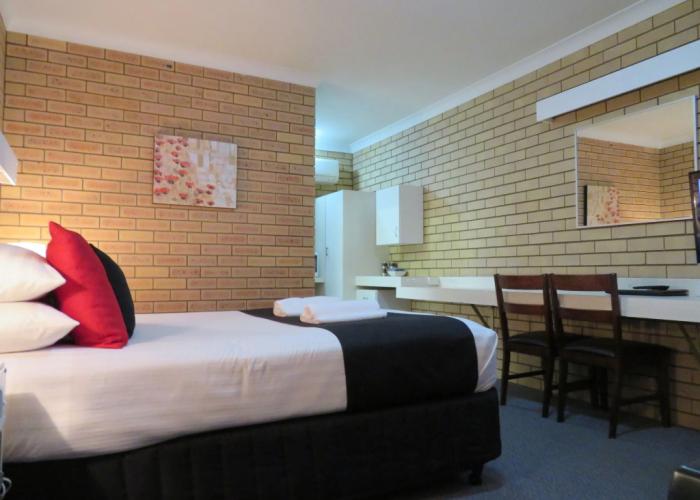 Golden Harvest Motor Inn