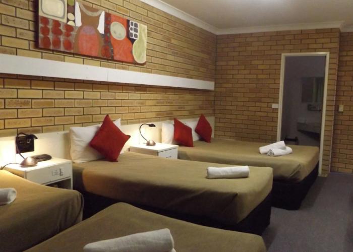 Golden Harvest Motor Inn