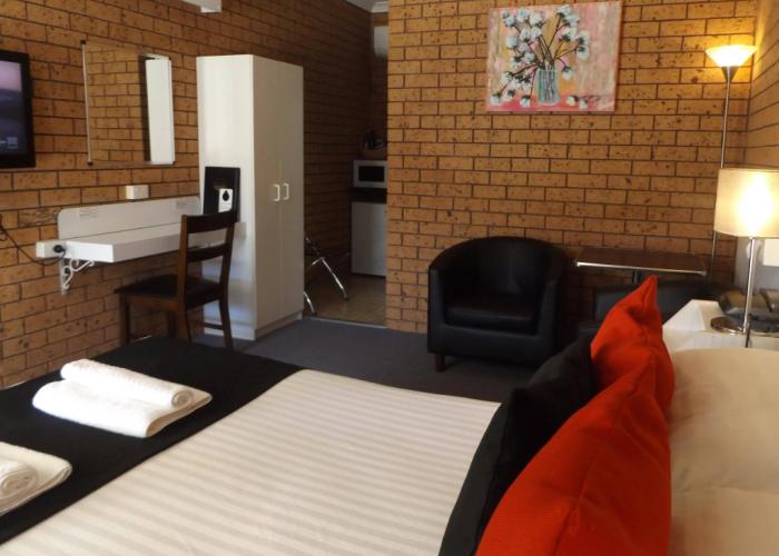 Golden Harvest Motor Inn