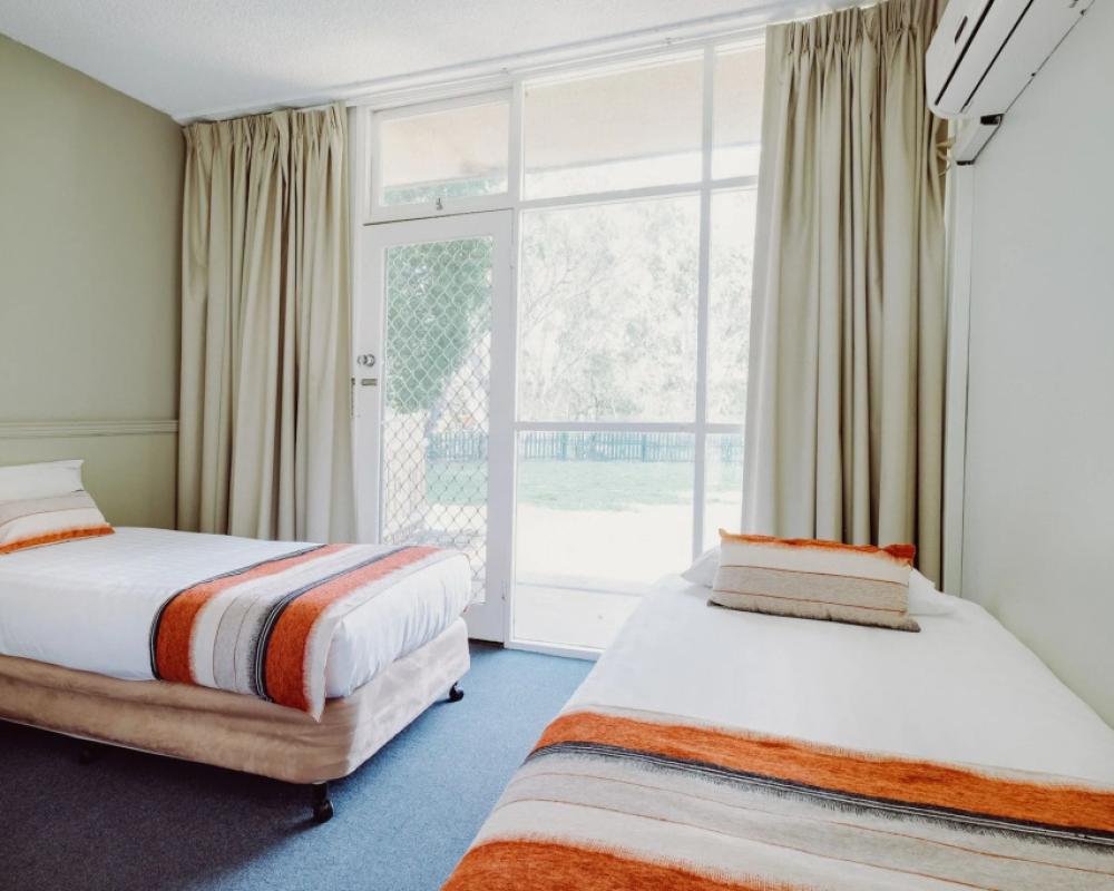 фото Artesian Spa Motel