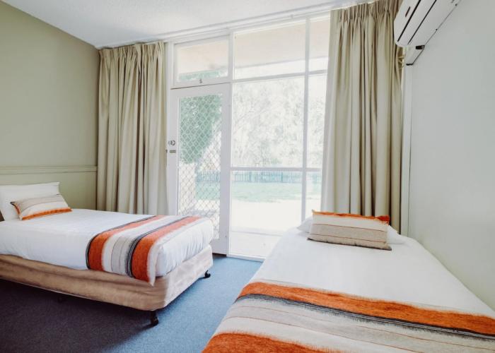 Artesian Spa Motel