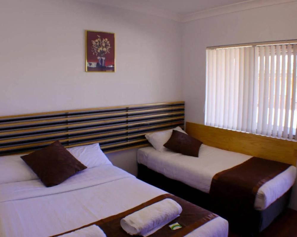 фото Baths Motel
