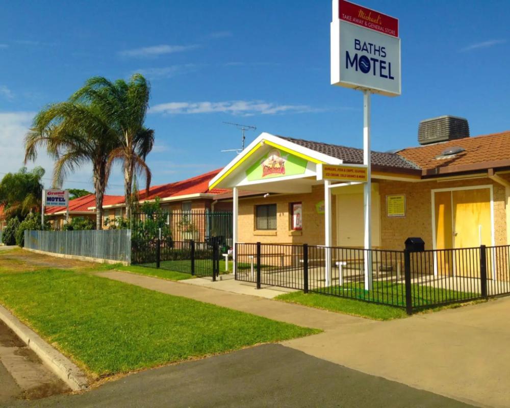фото Baths Motel